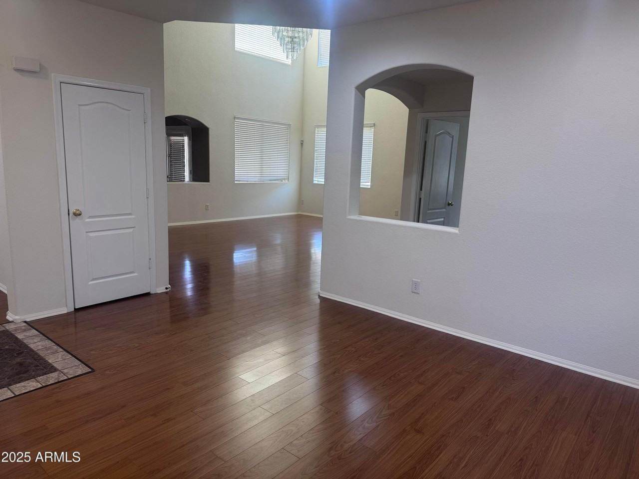 2234 W Peak View Rd - Photo 5 of 40
