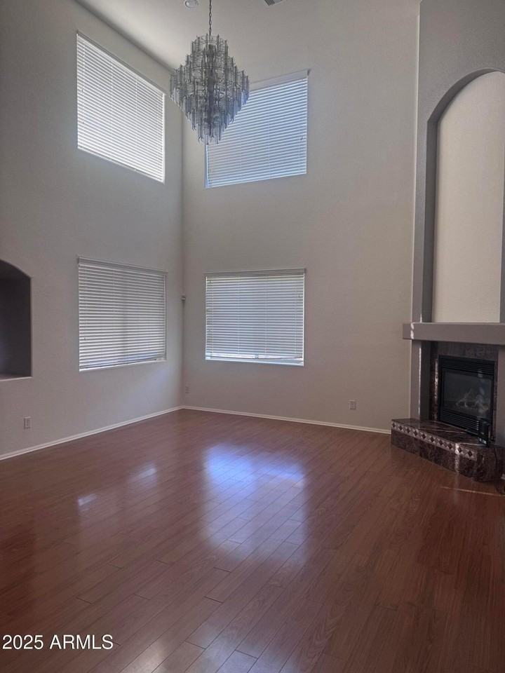 2234 W Peak View Rd - Photo 6 of 40