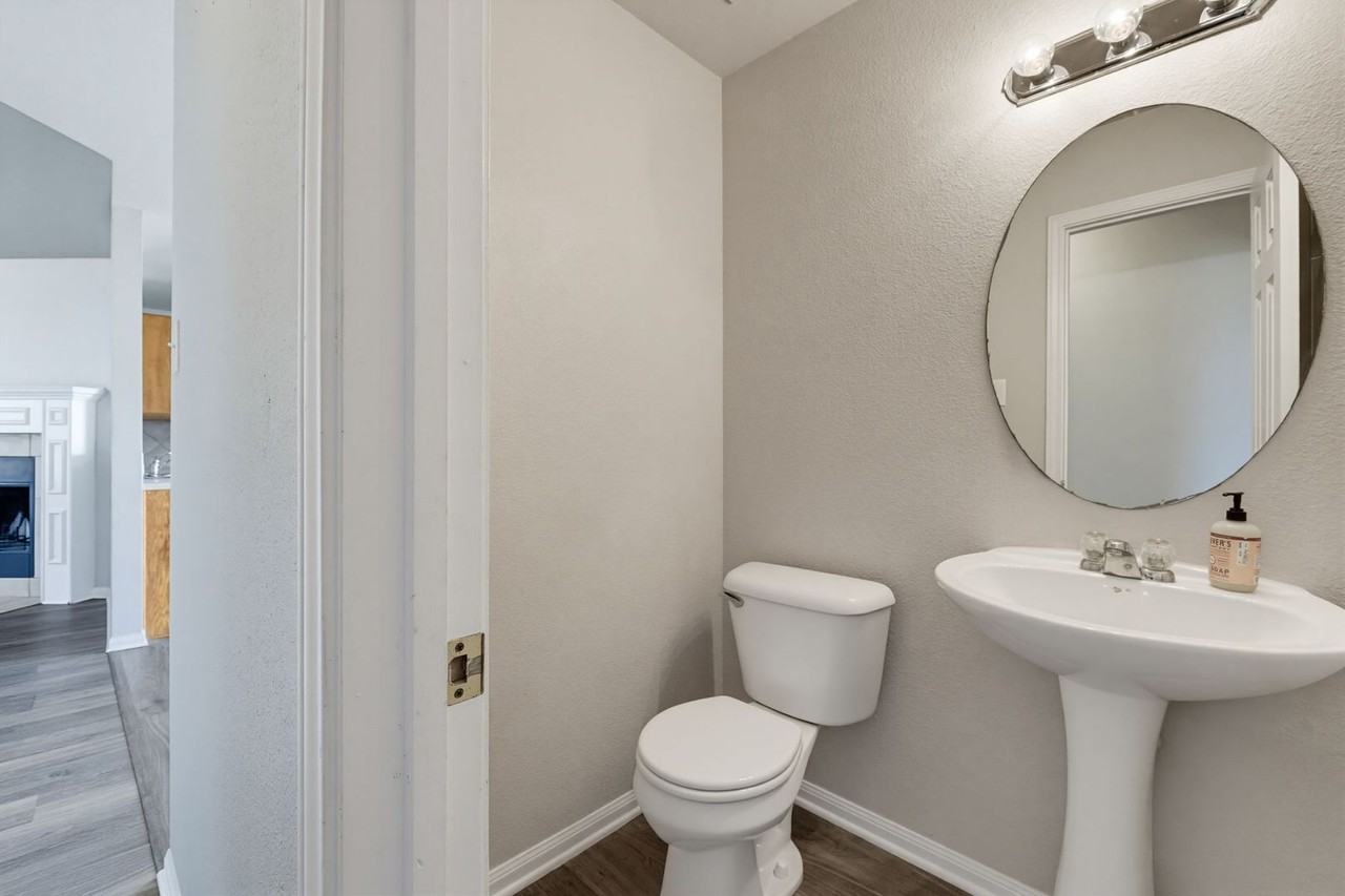 5518 Orts Dr - Photo 5 of 19