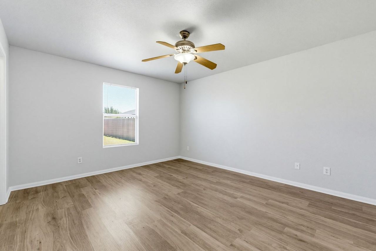 5518 Orts Dr - Photo 6 of 19