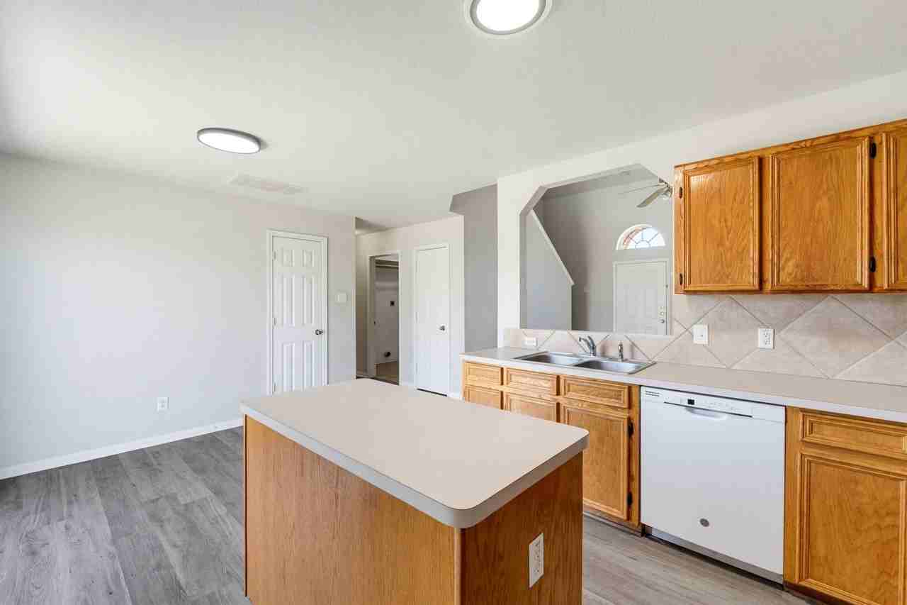 5518 Orts Dr - Photo 7 of 19