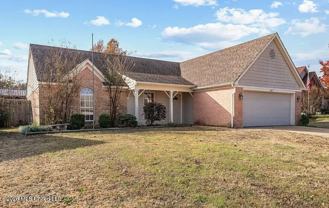1067 Parkview Cir S - Photo 1 of 1