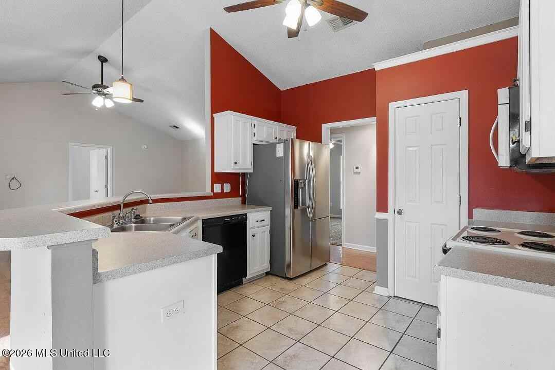 1067 Parkview Cir S - Photo 4 of 14