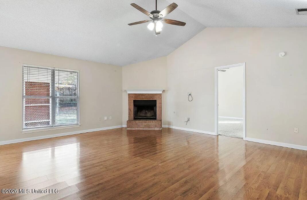 1067 Parkview Cir S - Photo 7 of 14