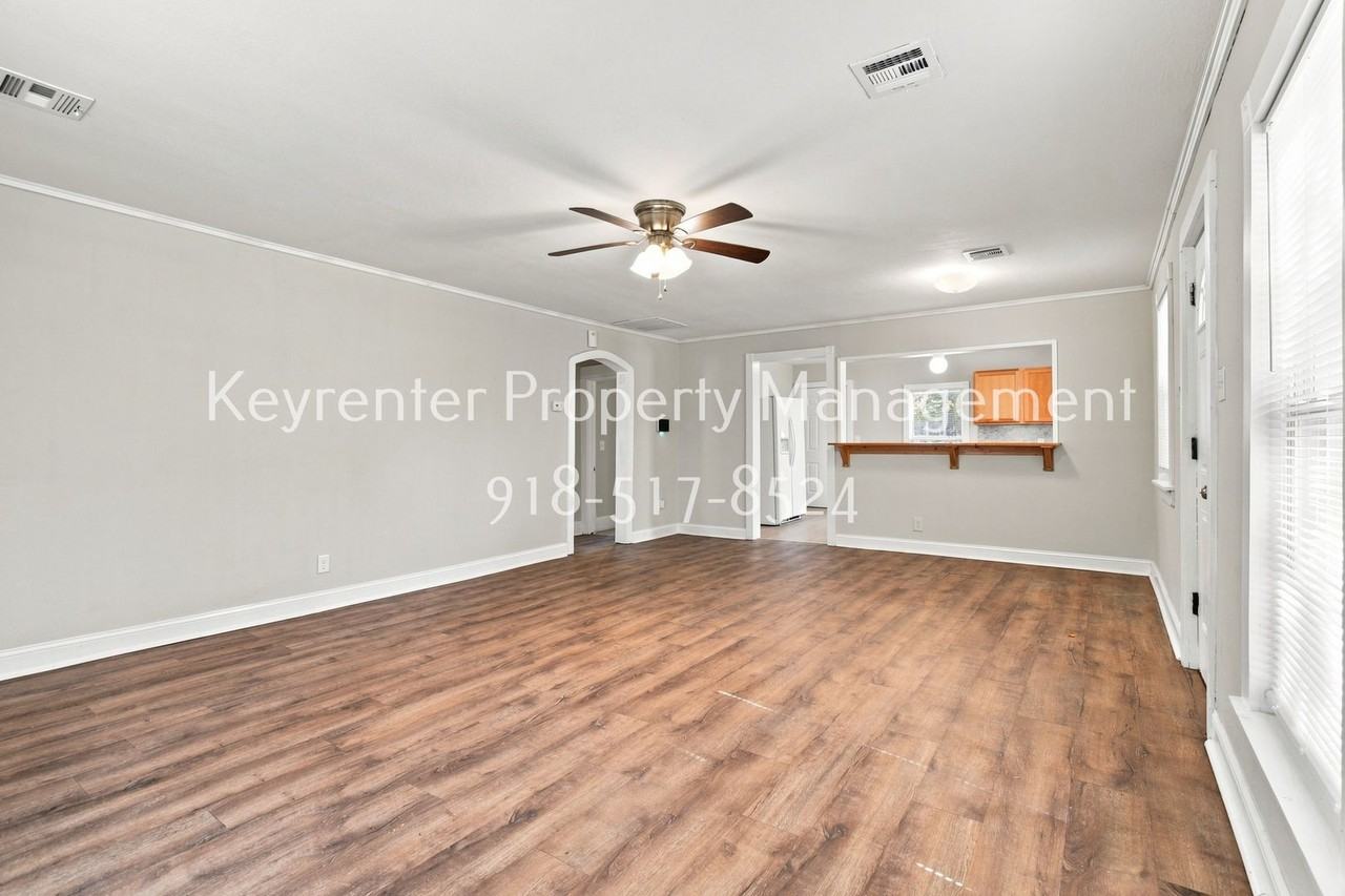 707 N Gertrude Ave - Photo 4 of 23