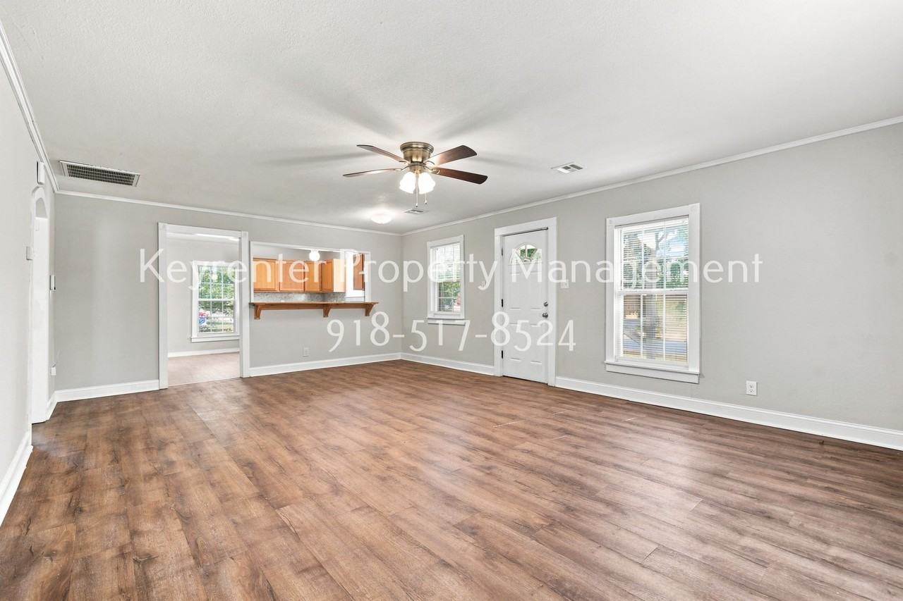 707 N Gertrude Ave - Photo 5 of 23