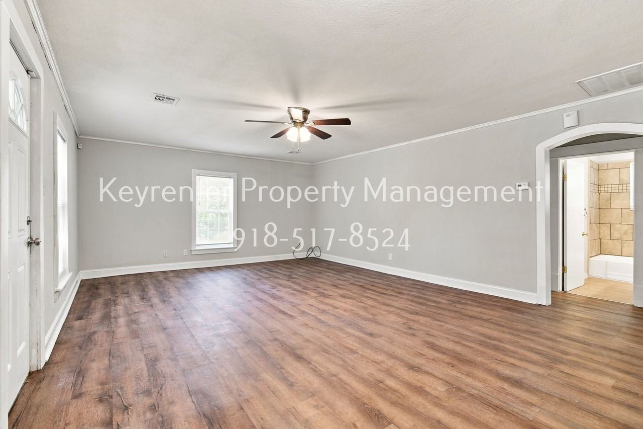 707 N Gertrude Ave - Photo 6 of 23