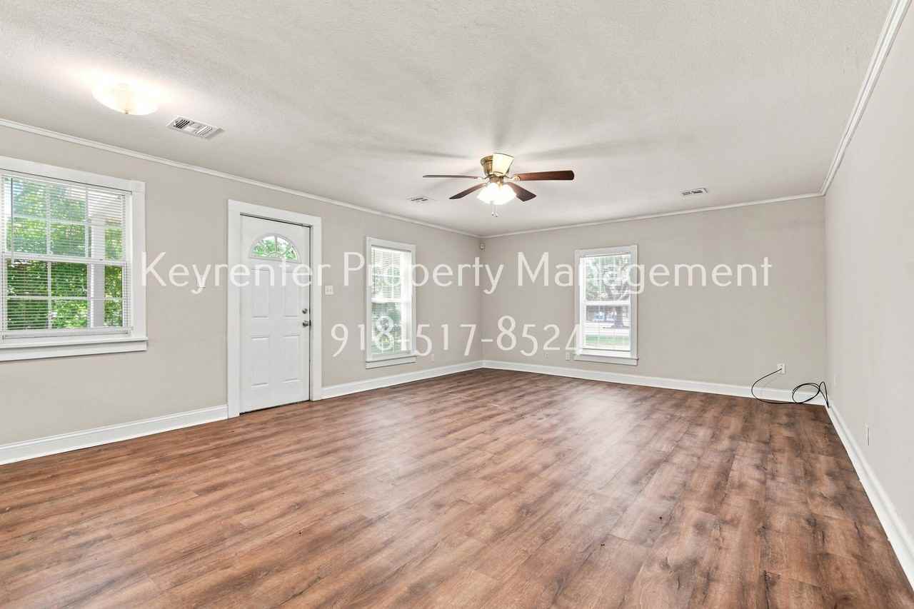 707 N Gertrude Ave - Photo 7 of 23