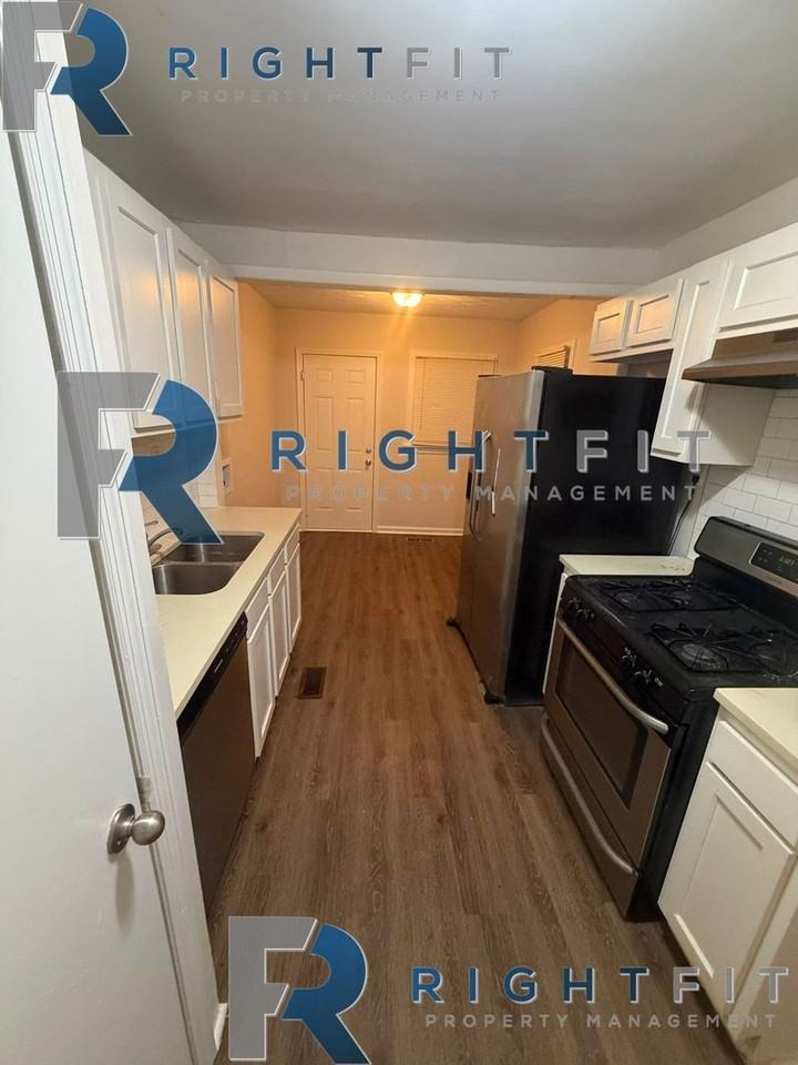 1132 Neill Dr - Photo 3 of 9