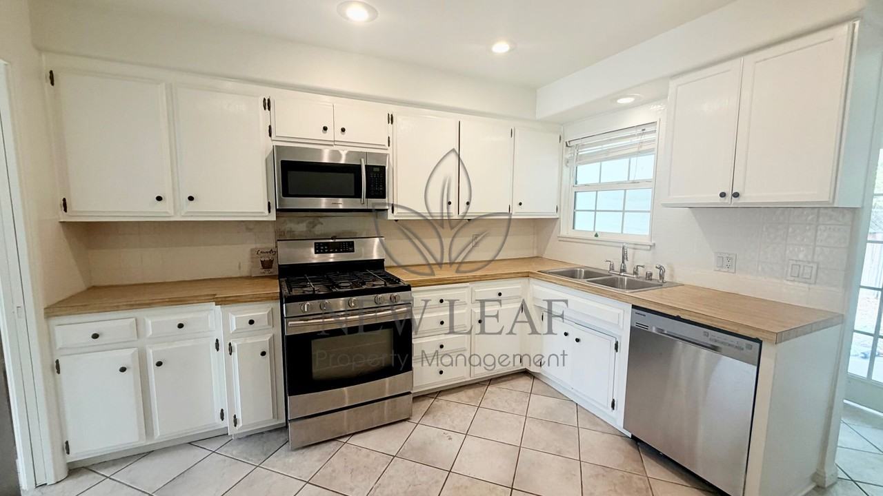 22684 Minona Dr - Photo 6 of 50