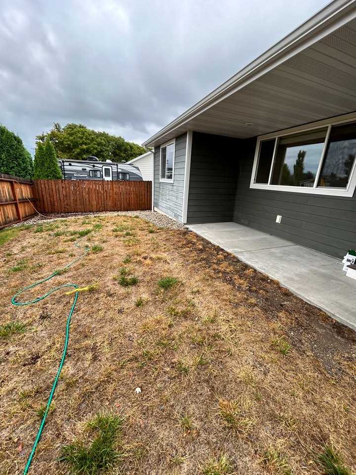 105 Centurion St - Photo 4 of 27