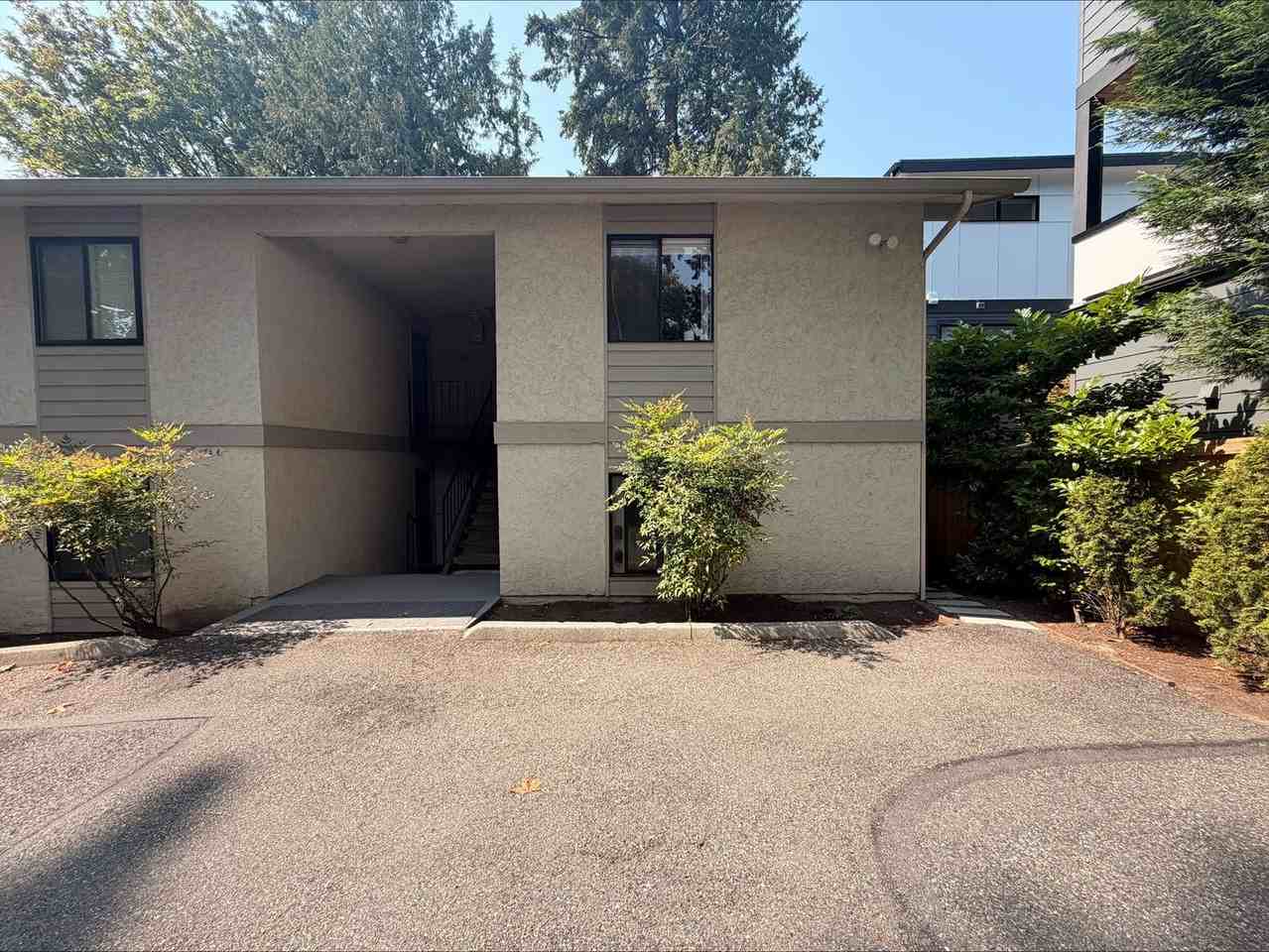 6722 112th Ave Ne - Photo 2 of 19