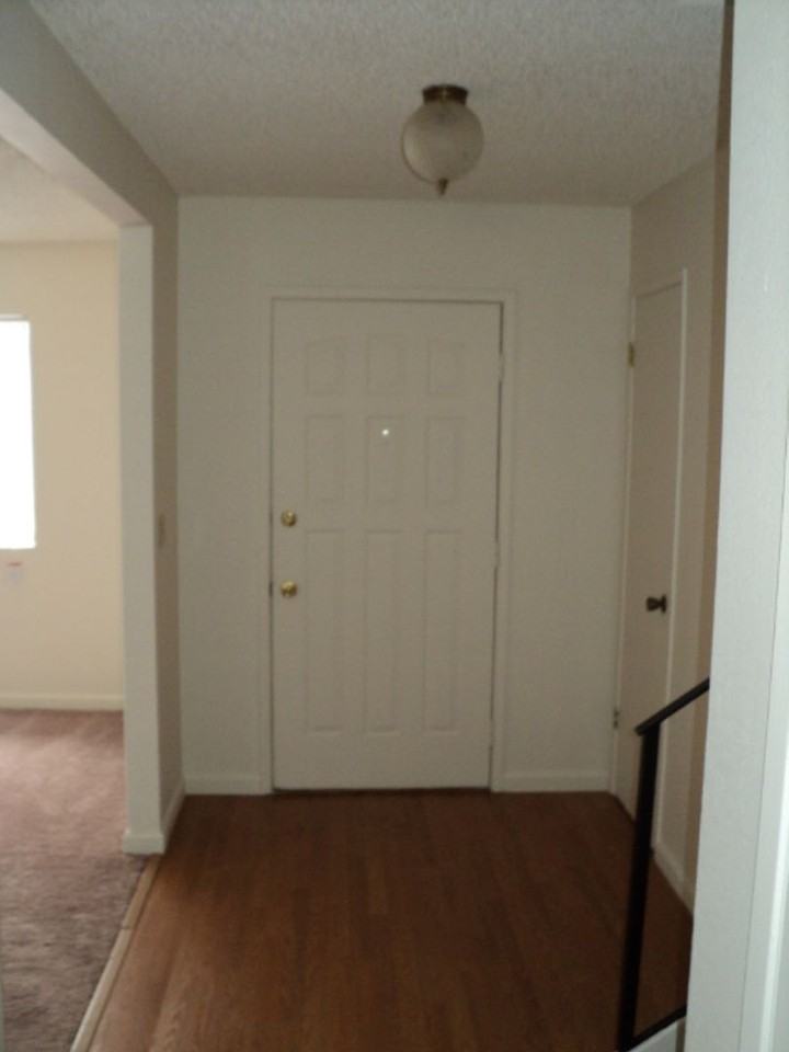 812 Cackling Dr - Photo 2 of 10