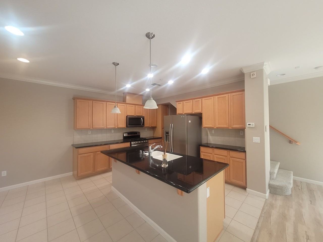 5998 Camden Cir - Photo 5 of 21