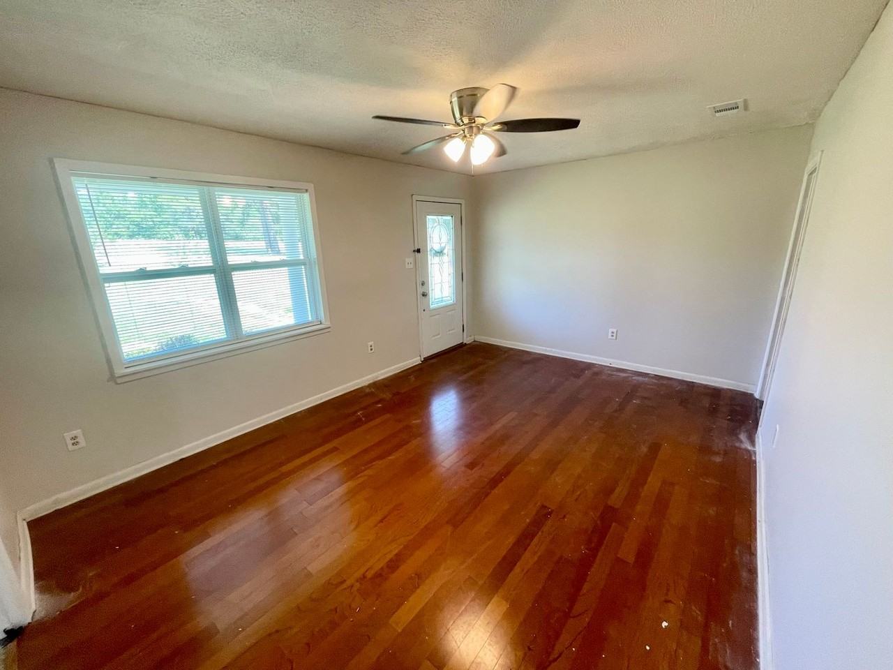 539 Luckney Rd - Photo 6 of 13