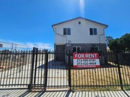 featured image of 718 W 85th St