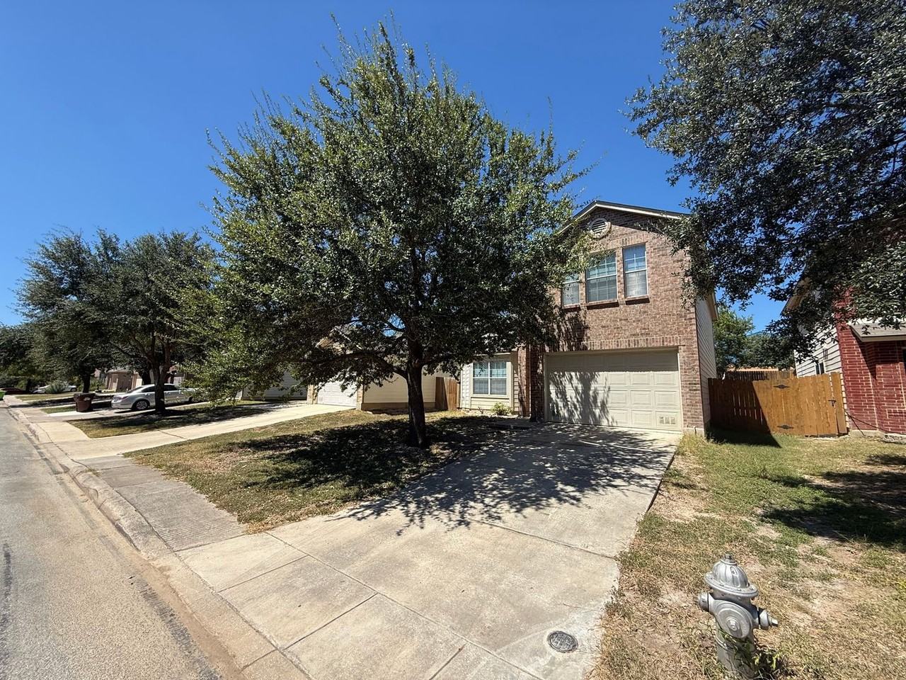 11127 Vollmer Ln - Photo 2 of 23