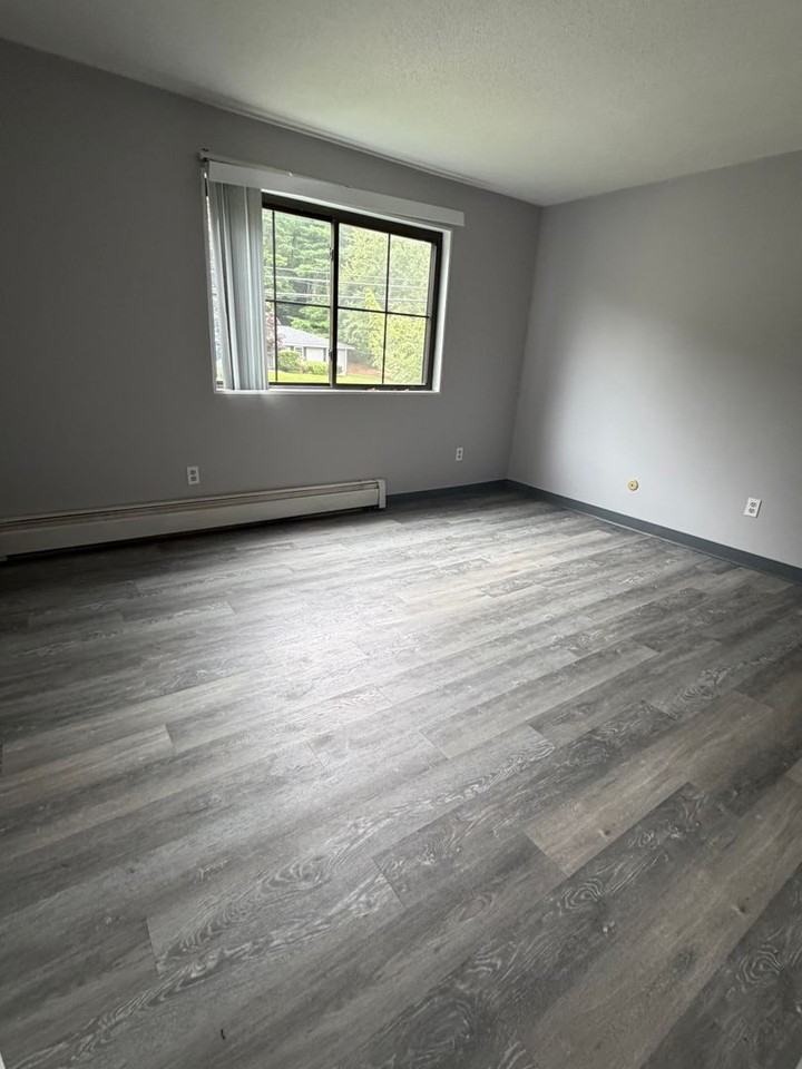 128 Mammoth Rd #21 - Photo 7 of 14