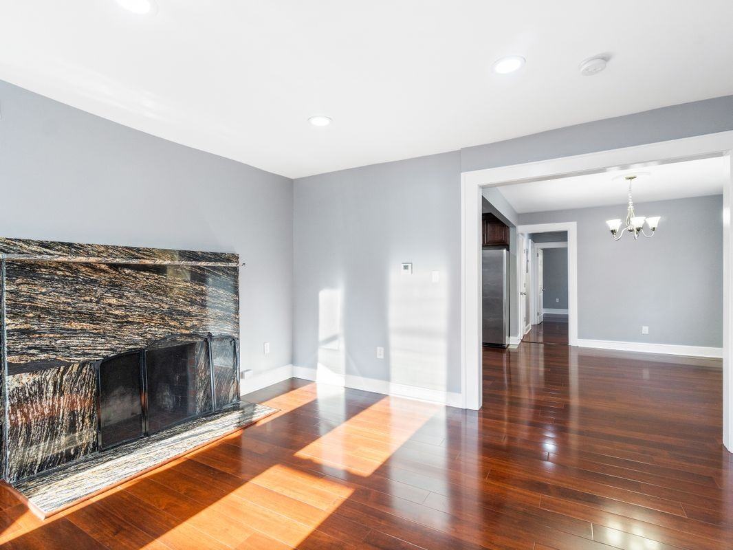 243 Franklin St - Photo 7 of 18