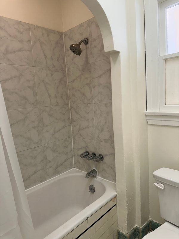 527 W 22nd St - Photo 5 of 11
