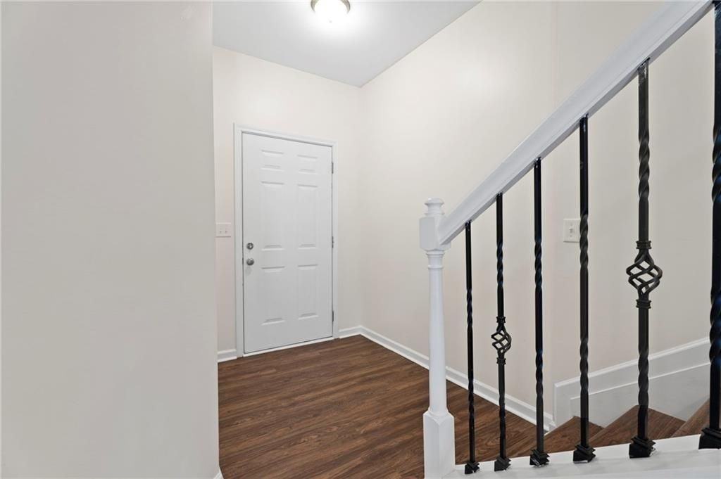 1240 Faye Ct - Photo 6 of 43