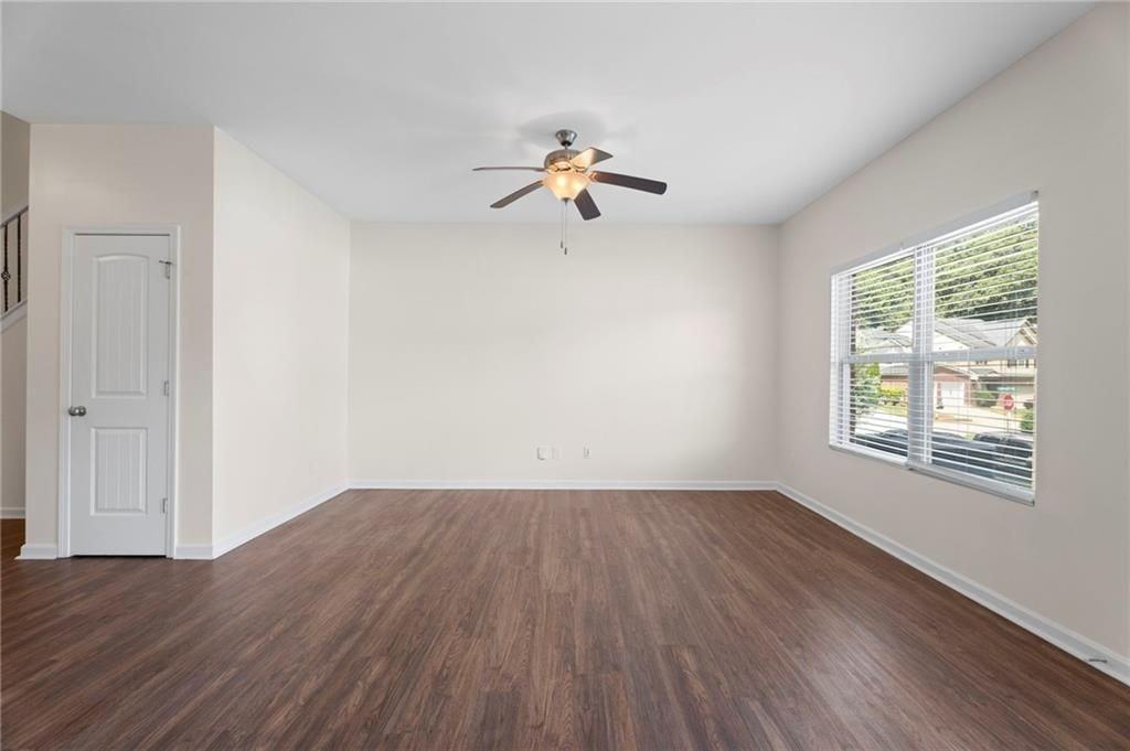 1240 Faye Ct - Photo 7 of 43
