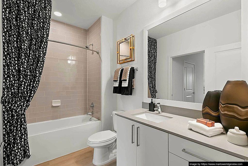 1310 Ridgeview Cir ##2/2 - Photo 2 of 20