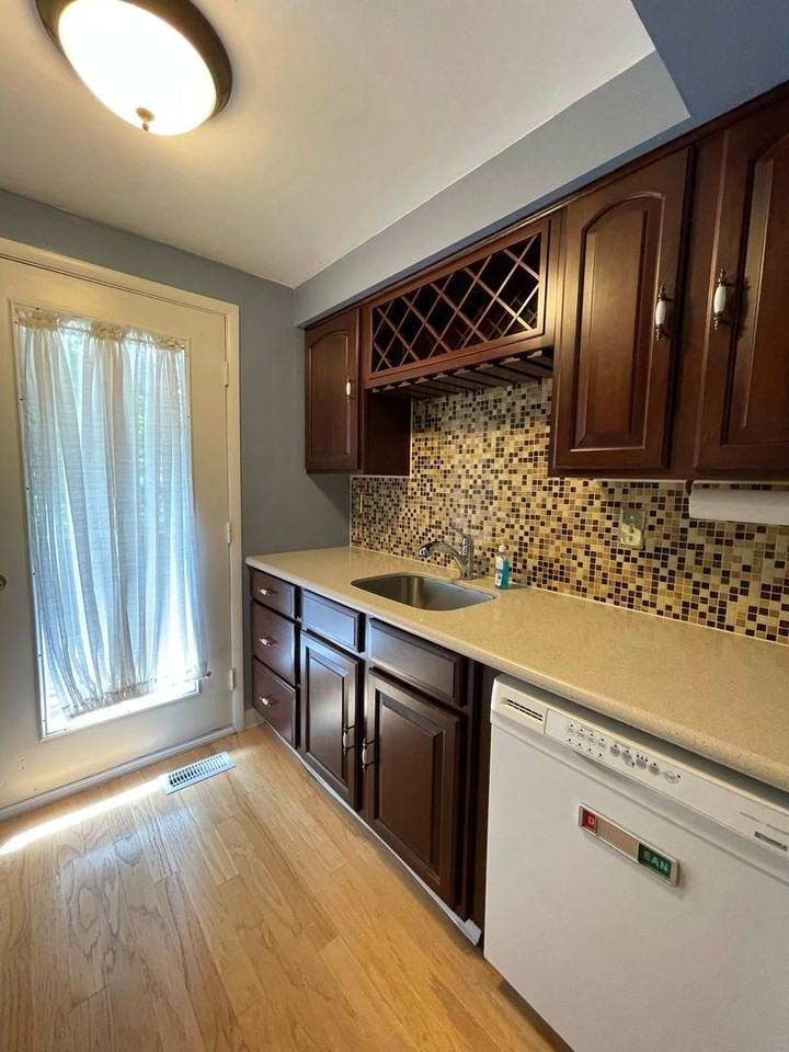 604 Arkwood Dr - Photo 7 of 19