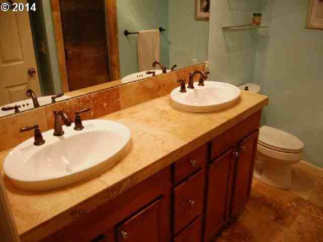 9940 Sw Terwilliger Blvd - Photo 7 of 15