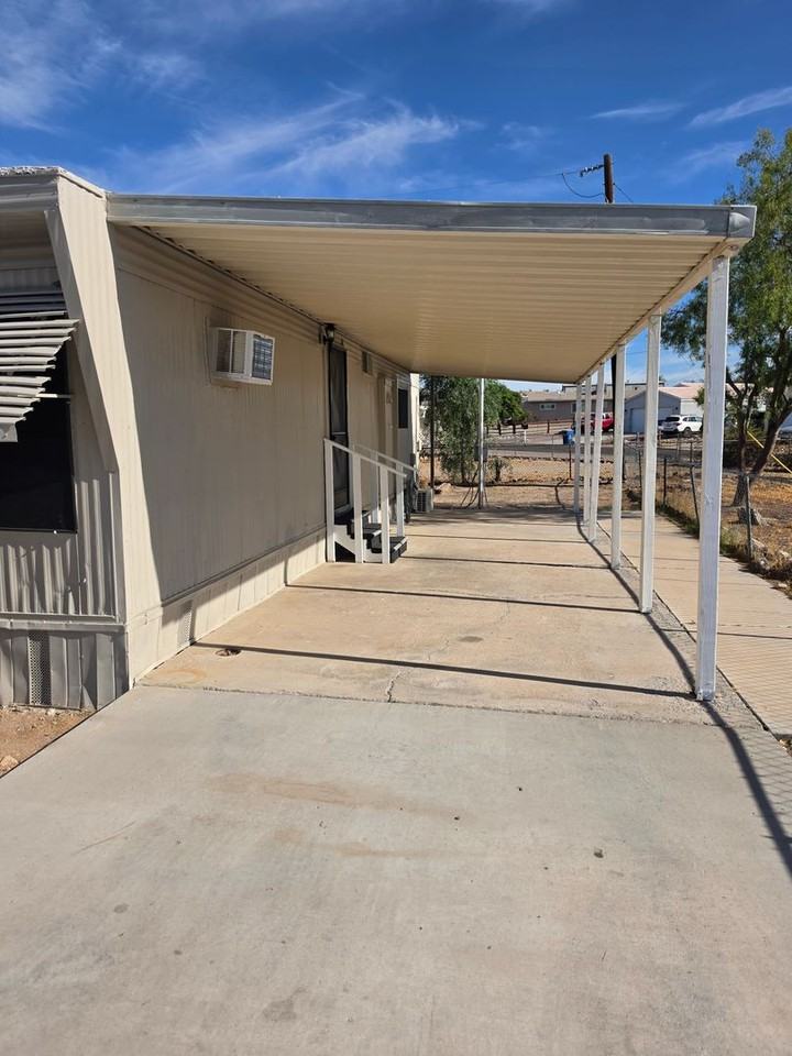 1095 Navajo Dr - Photo 3 of 10