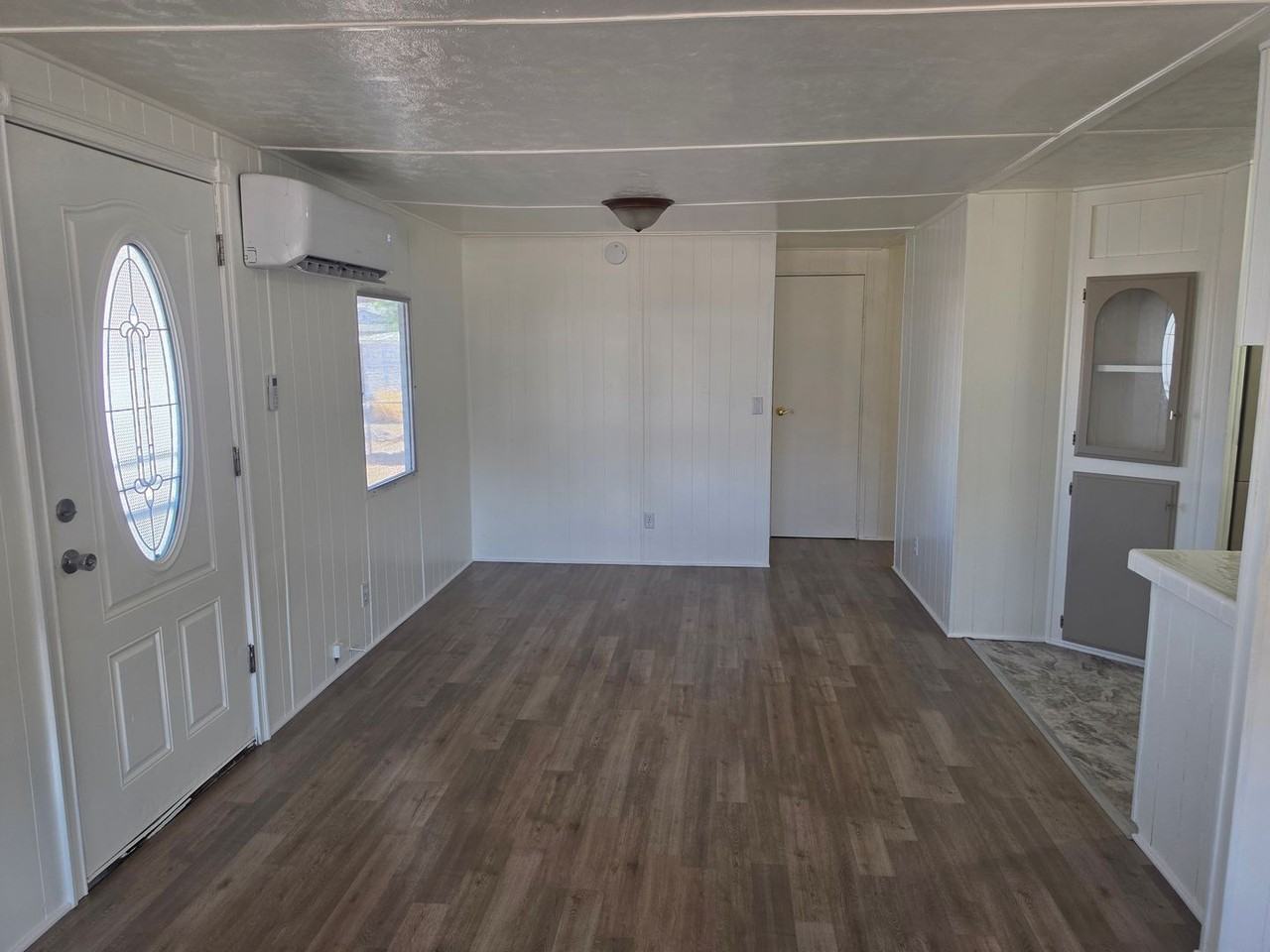 1095 Navajo Dr - Photo 7 of 10