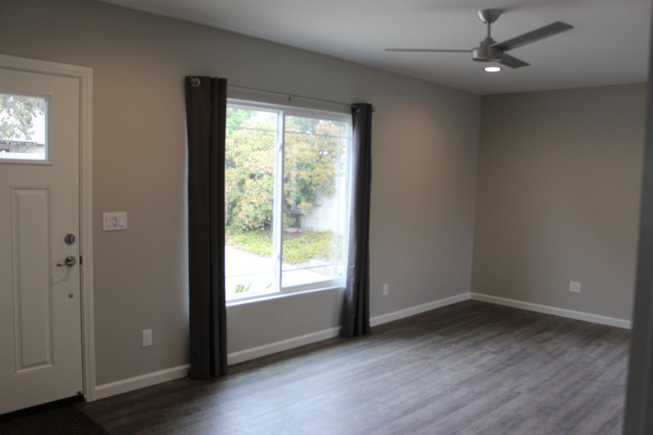 7043 Saranac St - Photo 5 of 16