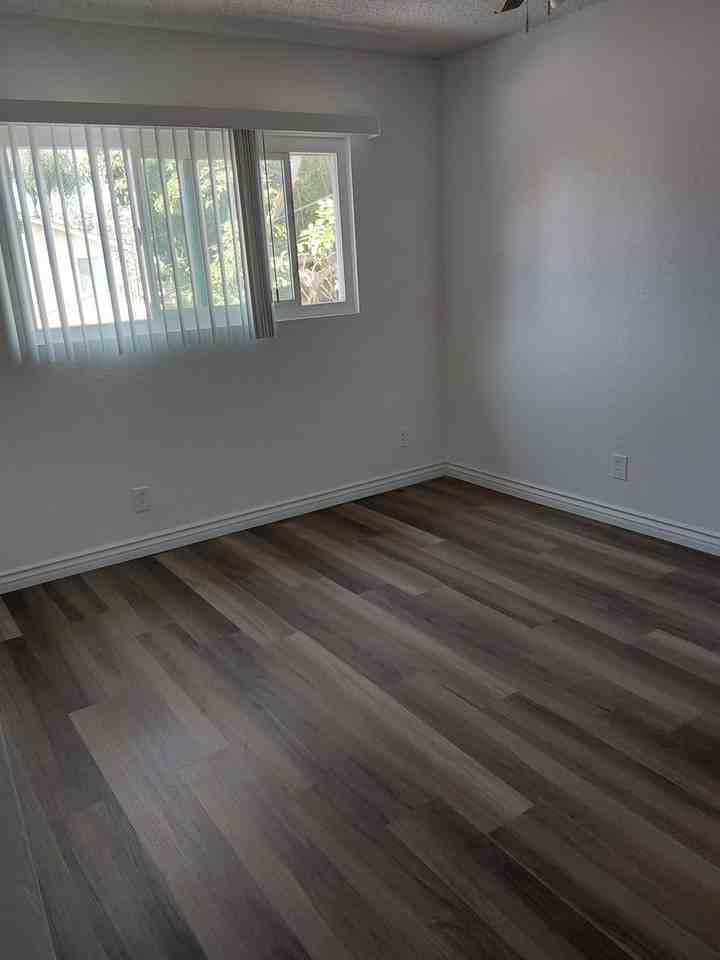 Singer Cedar 9852-54 Cedar - Photo 3 of 13