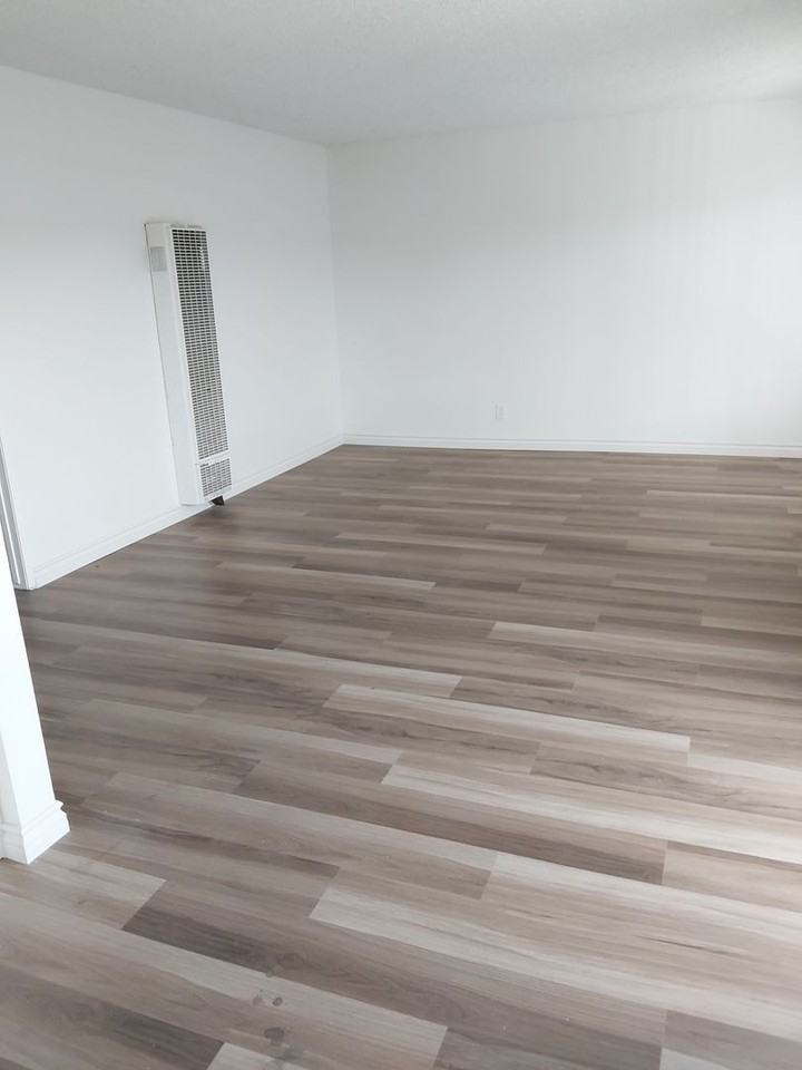 Singer Cedar 9852-54 Cedar - Photo 5 of 13