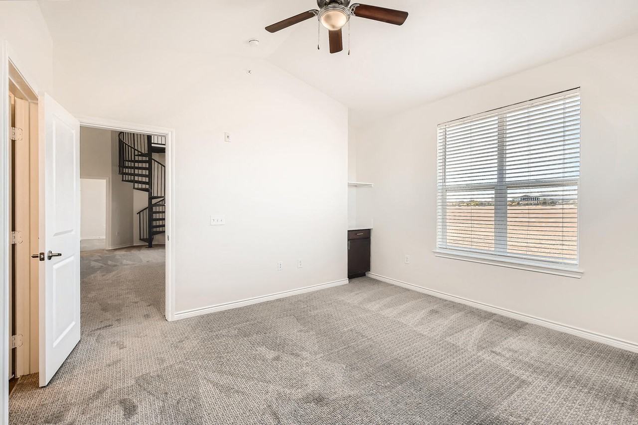 Fox Run Lofts - Photo 7 of 20