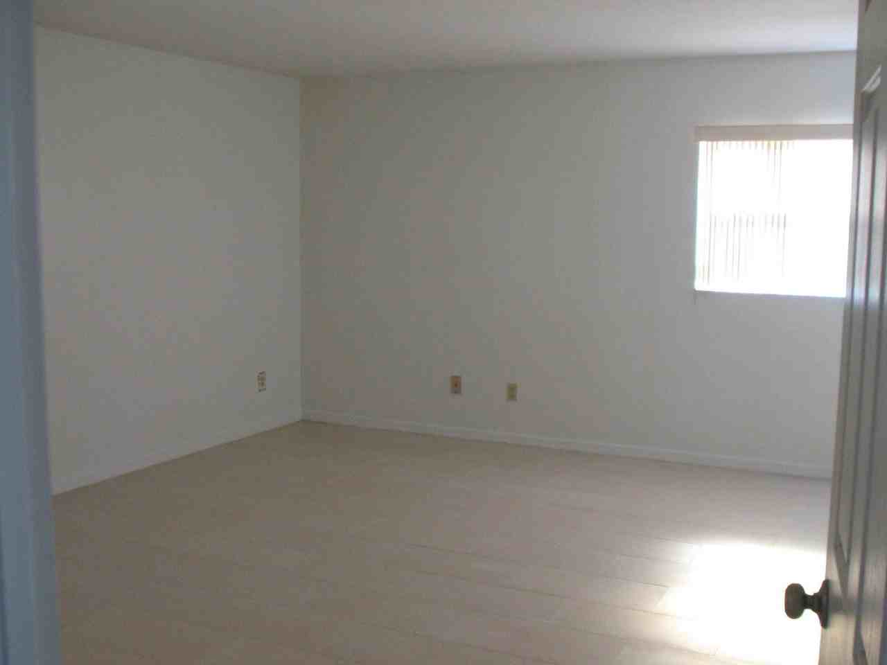2820 Sw 165th Street Rd - Photo 5 of 6