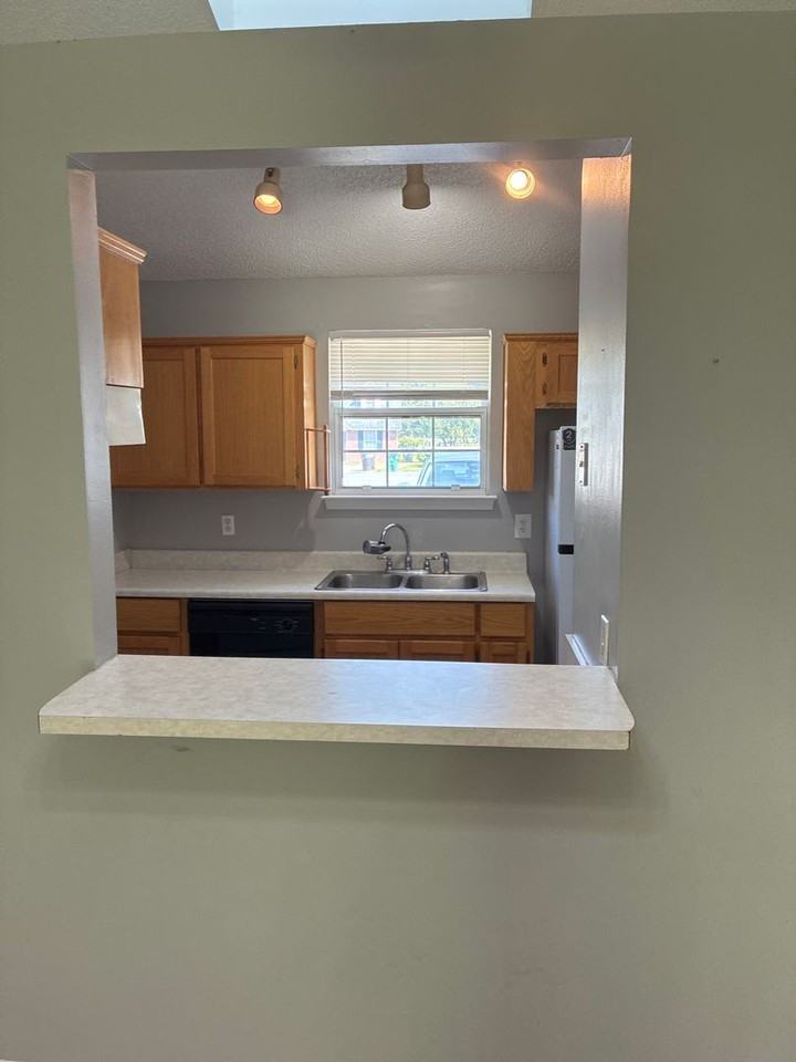 502 Madison Ave - Photo 4 of 14