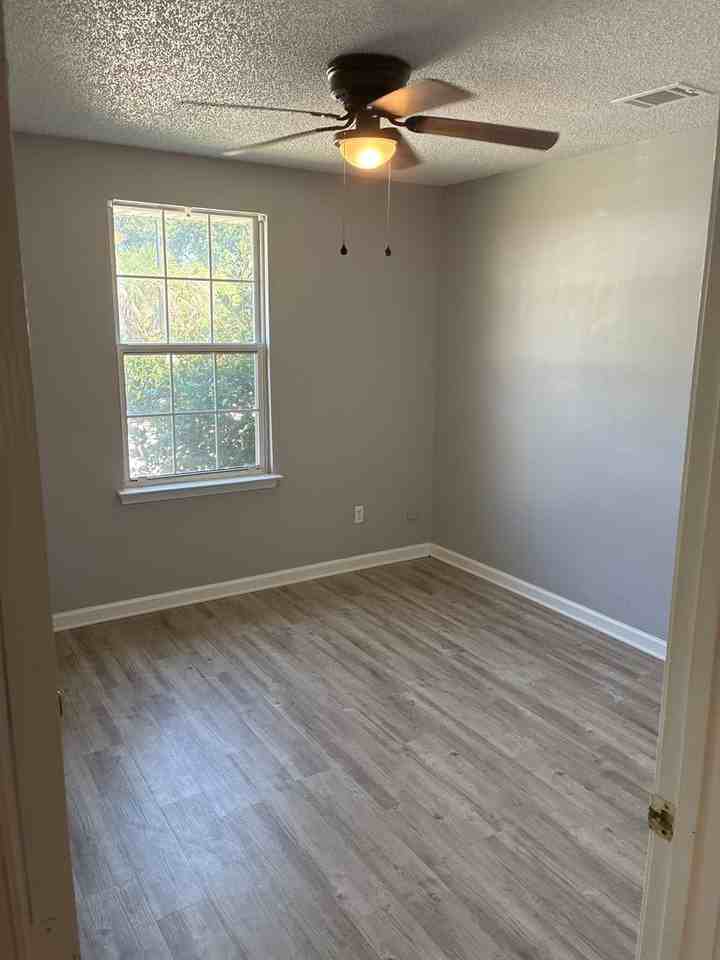 502 Madison Ave - Photo 6 of 14