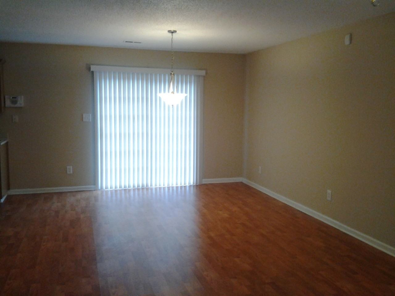 1201 Russell St - Photo 4 of 6
