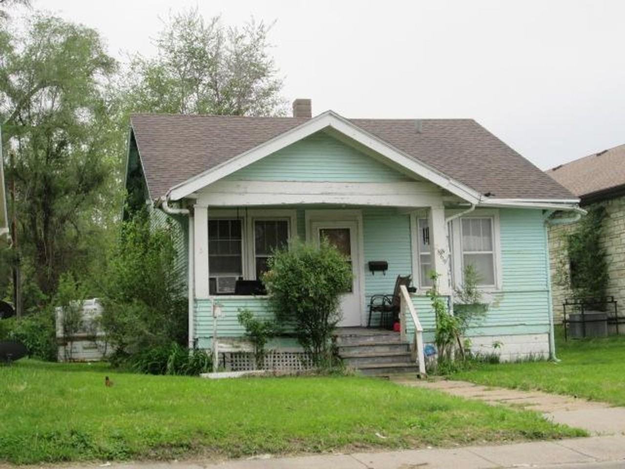 2869 Sprague St - Photo 3 of 21