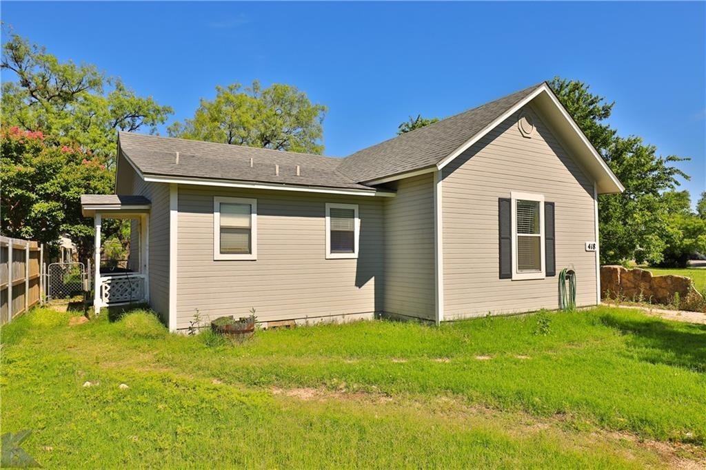 418 Elm St - Photo 3 of 26