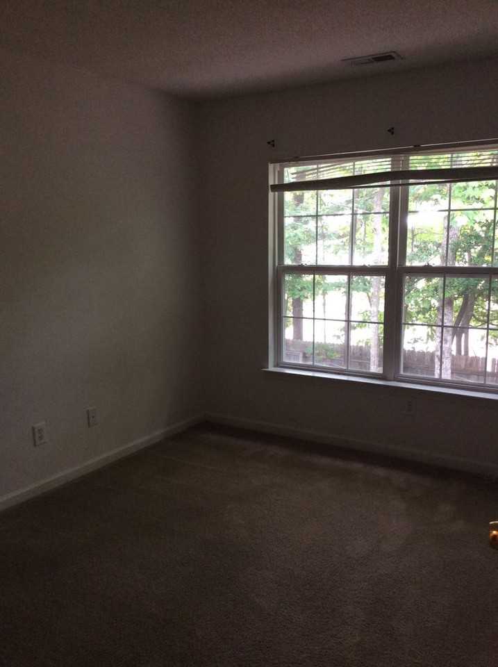 204 Bristol Cmn - Photo 5 of 19