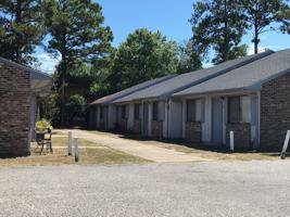 featured image of 812 65th Ave N #D