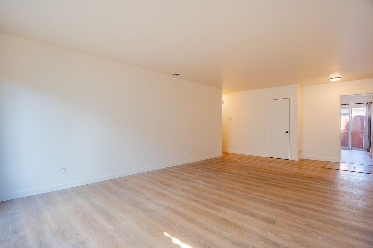 1823 Sparks Ct - Photo 5 of 21