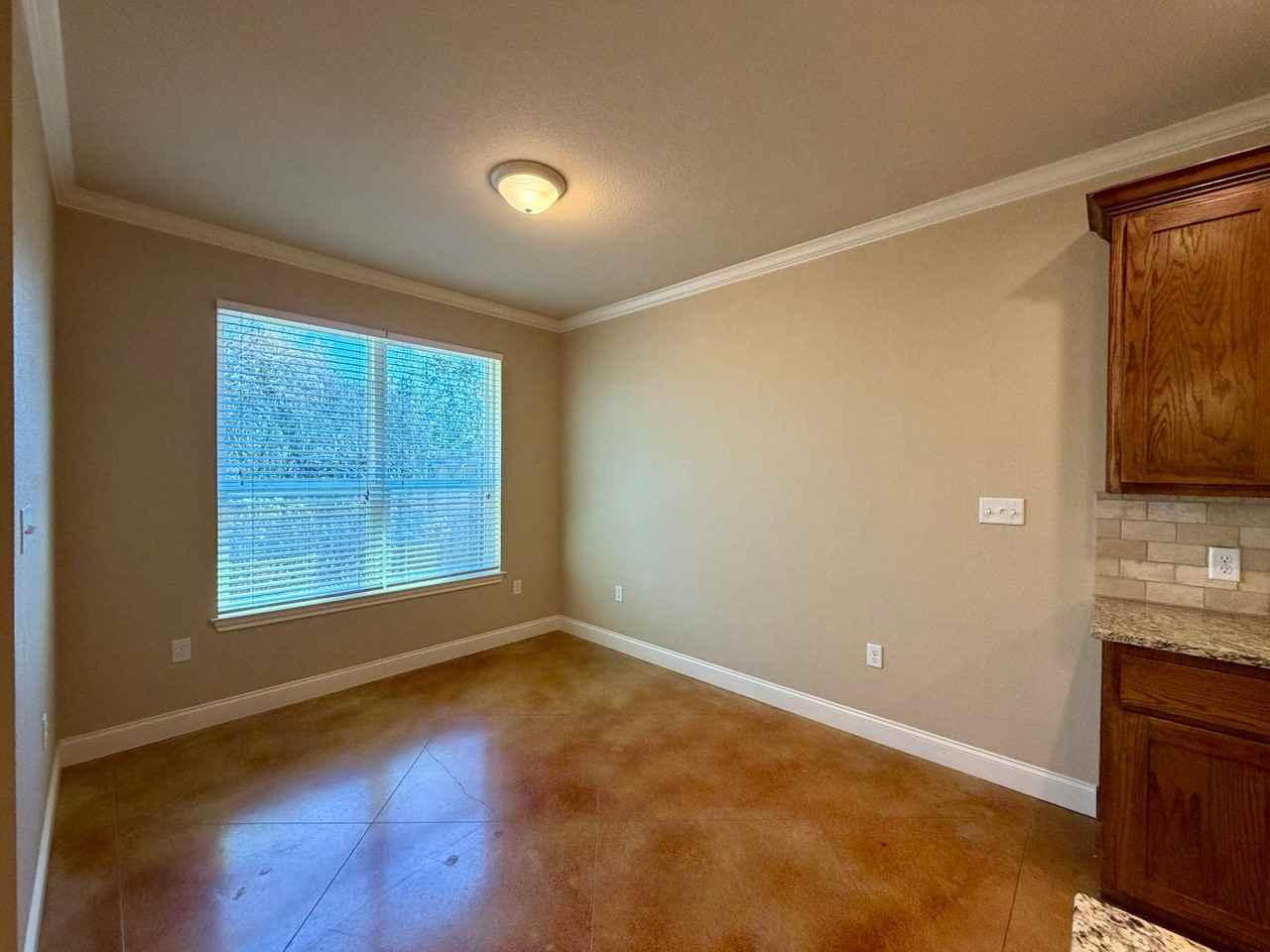 2941 Savannah Ct - Photo 4 of 15