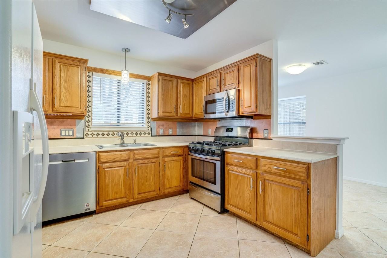 8625 Ephraim Rd - Photo 4 of 20