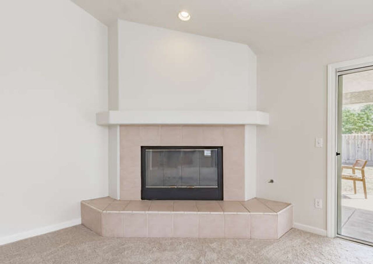 213 Caesar Ave - Photo 5 of 30