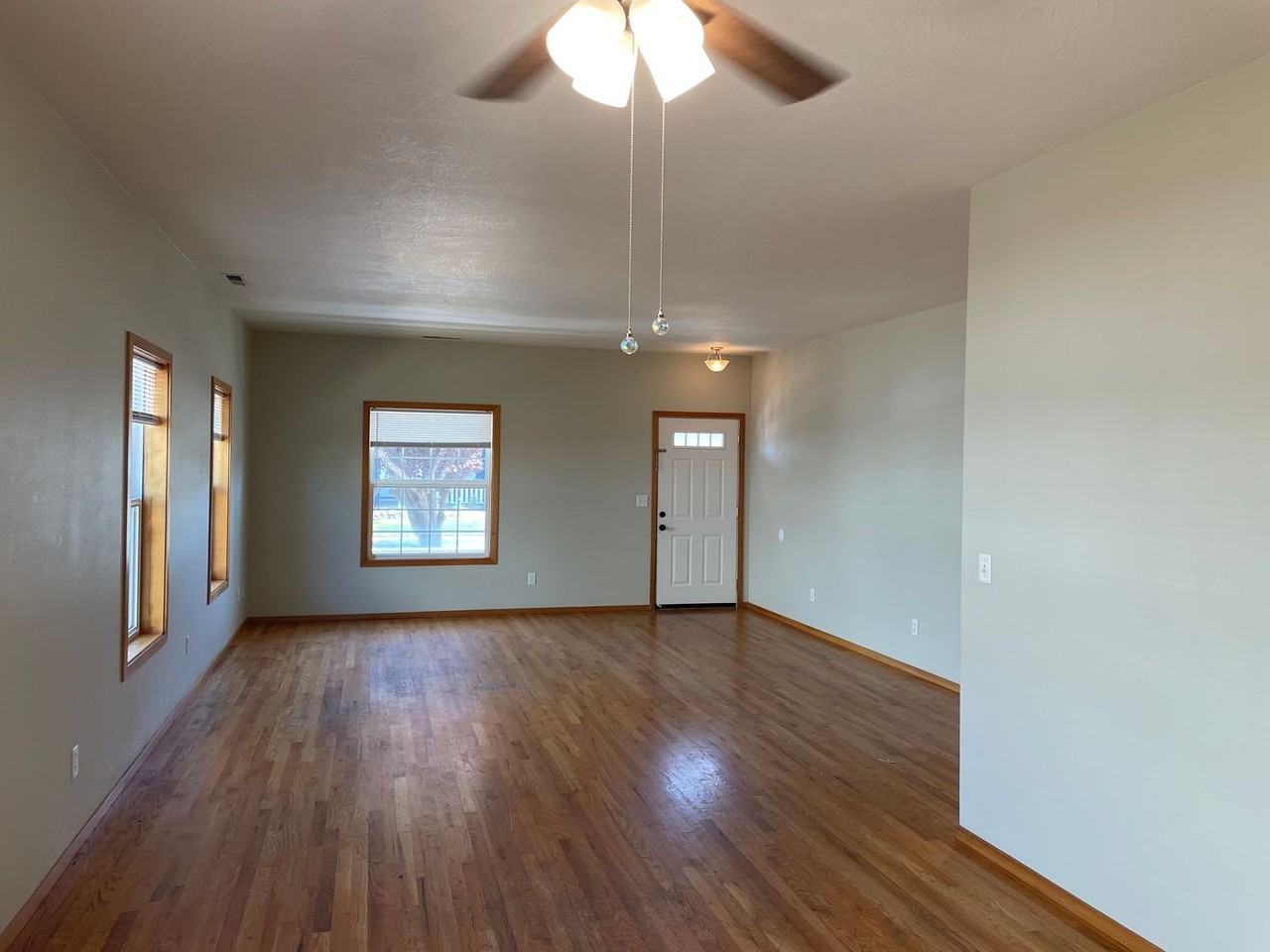 830 Isherwood Dr - Photo 3 of 21