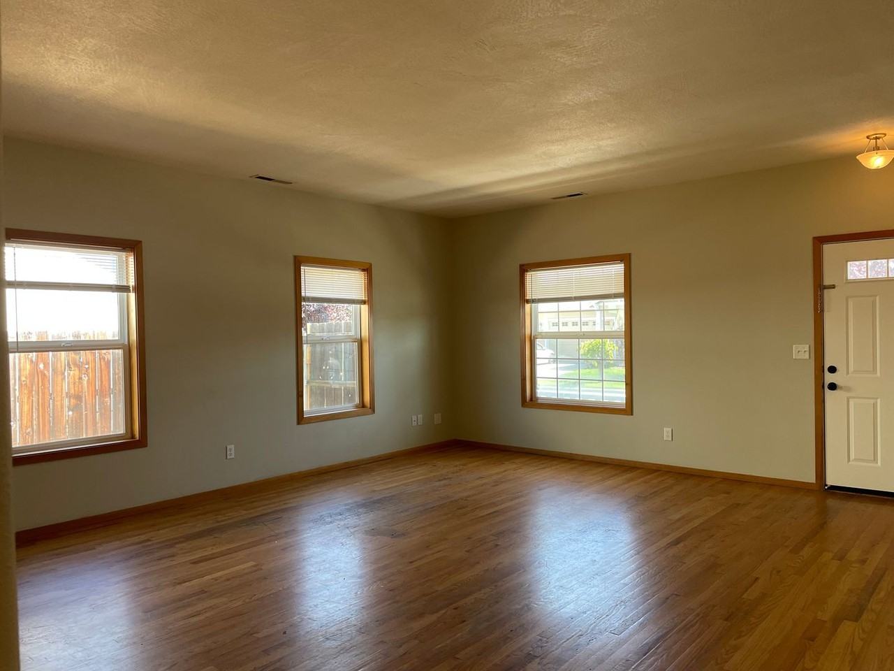 830 Isherwood Dr - Photo 5 of 21