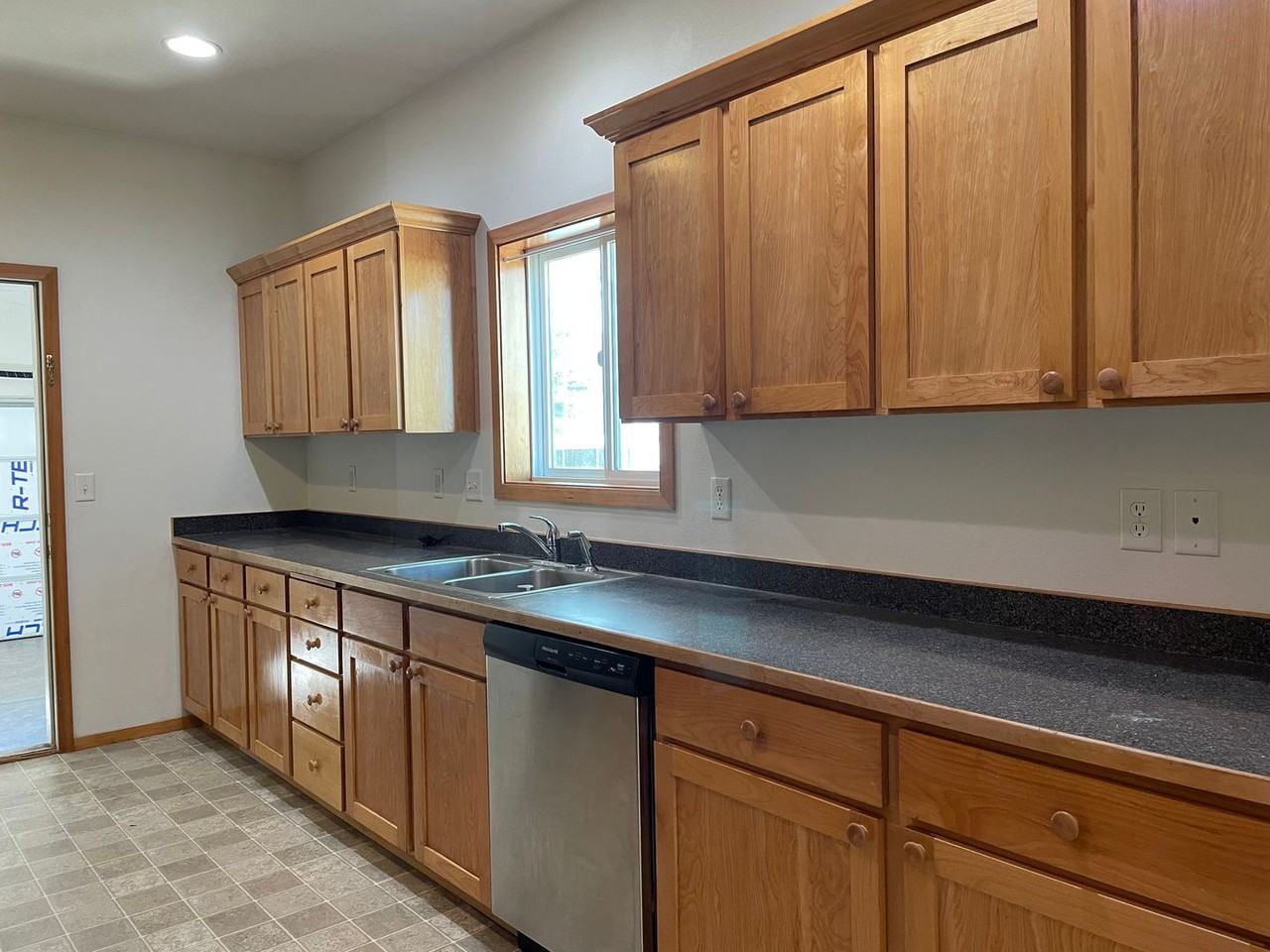 830 Isherwood Dr - Photo 6 of 21